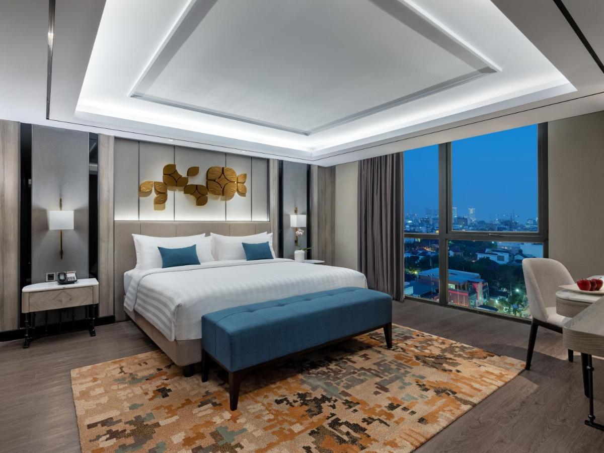 Royal Malioboro By Aston Hotel Yogyakarta Exterior photo