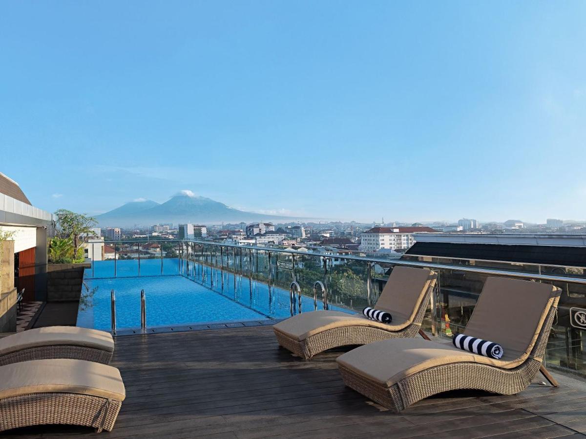 Royal Malioboro By Aston Hotel Yogyakarta Exterior photo